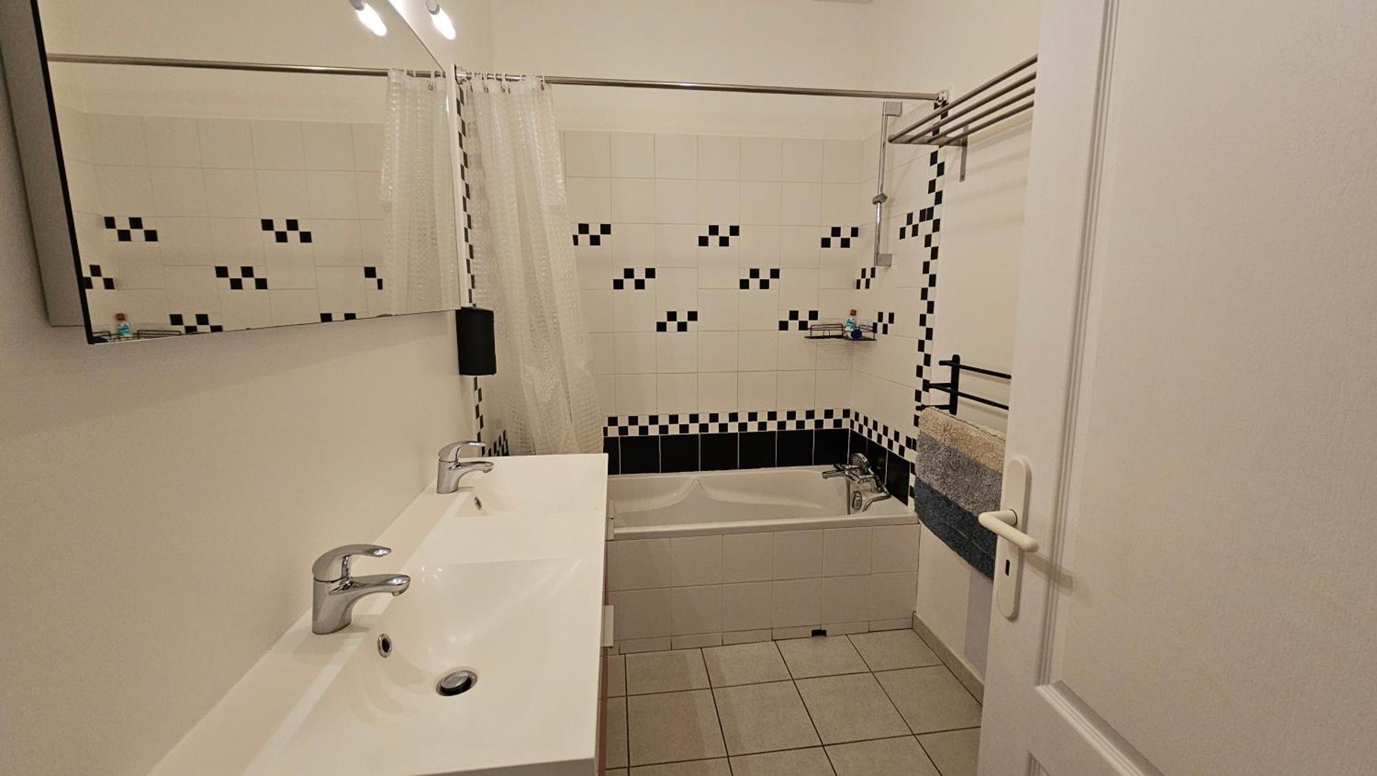 Bed To Rent - Maison Calme Avec Jacuzzi Sous Supplement 보르도 외부 사진